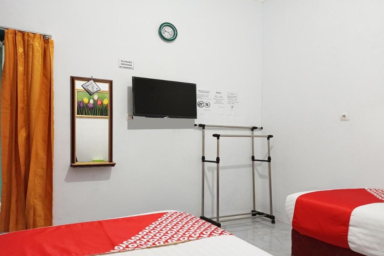 Oyo 2611 Hotel Krui Syariah المظهر الخارجي الصورة